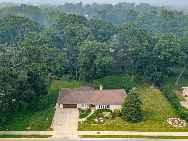 304 E Irving Park Road, Roselle, IL 60172