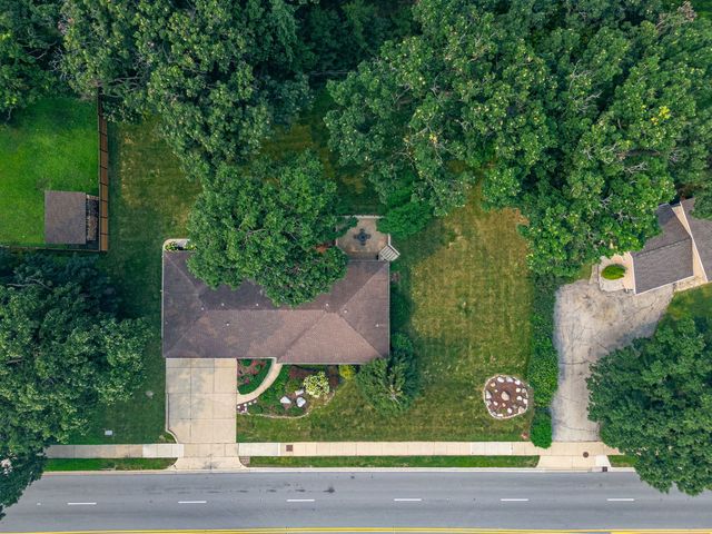 304 E Irving Park Road, Roselle, IL 60172