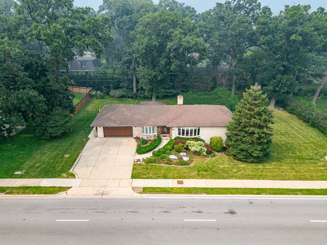 304 E Irving Park Road, Roselle, IL 60172