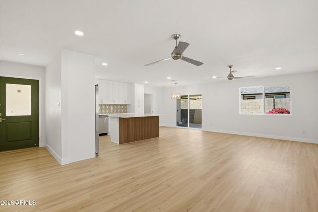 5222 W HATCHER Road, Glendale, AZ 85302