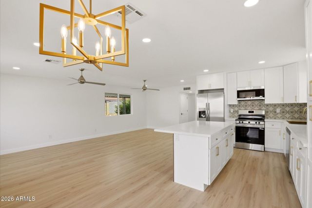 5222 W HATCHER Road, Glendale, AZ 85302