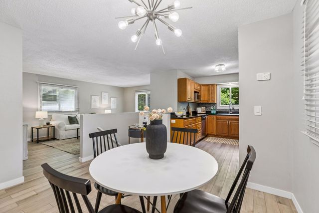 285 Deubener Place, Saint Paul, MN 55105