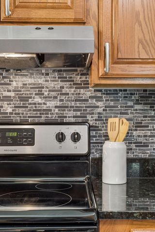 285 Deubener Place, Saint Paul, MN 55105
