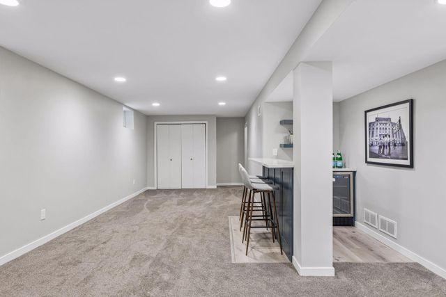 285 Deubener Place, Saint Paul, MN 55105