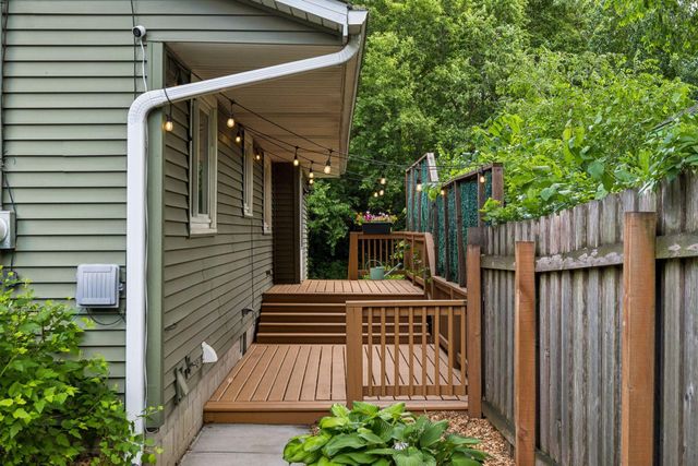 285 Deubener Place, Saint Paul, MN 55105
