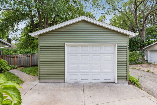 285 Deubener Place, Saint Paul, MN 55105