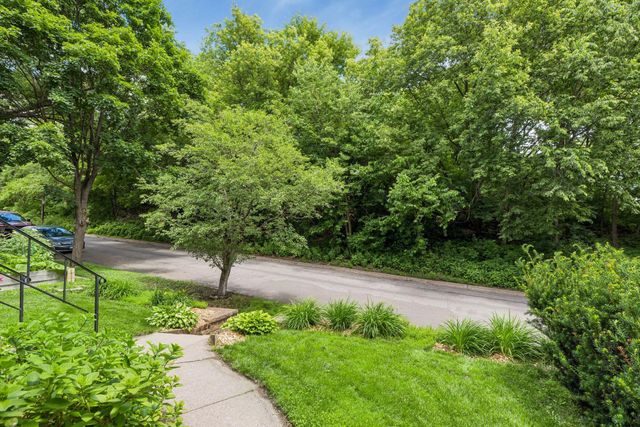285 Deubener Place, Saint Paul, MN 55105