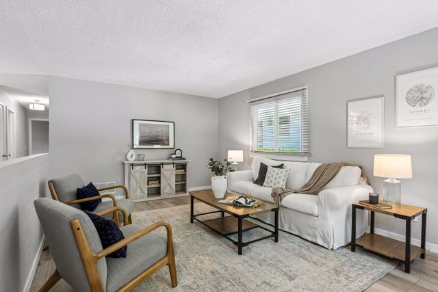 285 Deubener Place, Saint Paul, MN 55105