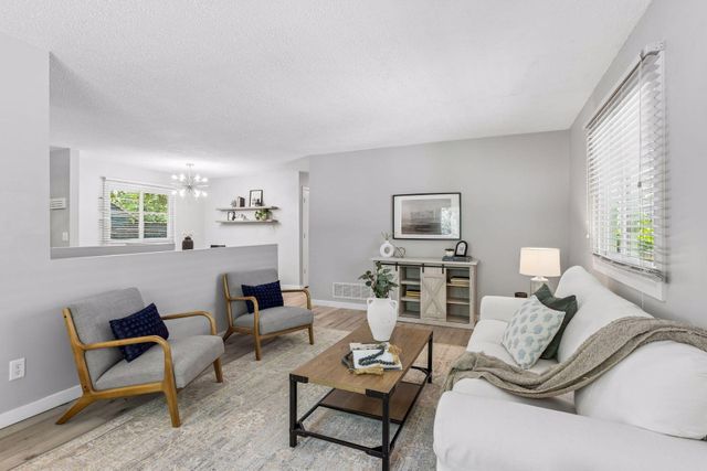 285 Deubener Place, Saint Paul, MN 55105