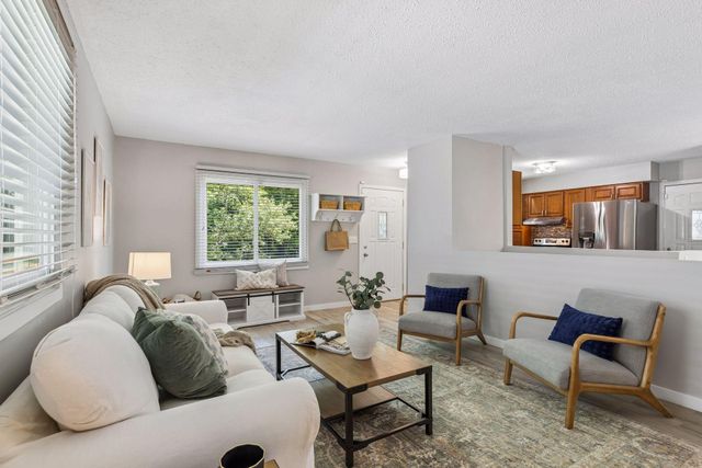 285 Deubener Place, Saint Paul, MN 55105