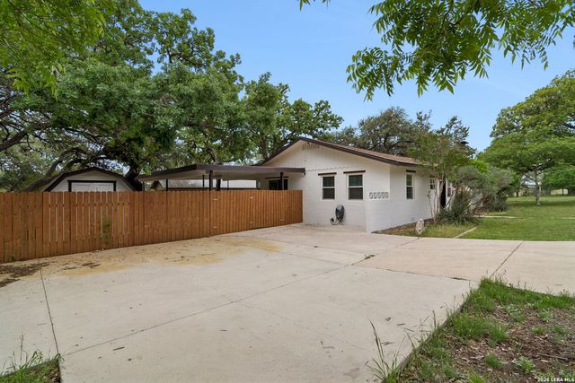225 NORTH ST, Boerne, TX 78006