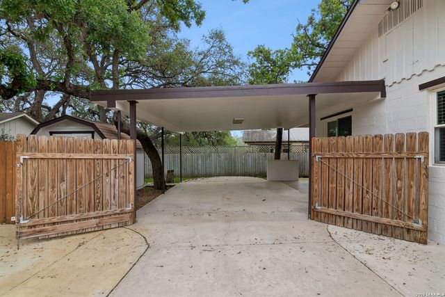 225 NORTH ST, Boerne, TX 78006