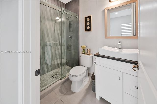 8645 NW 39th Ct, Coral Springs, FL 33065