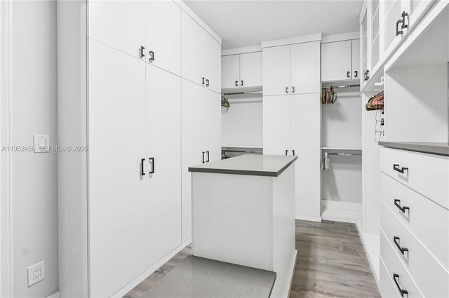 8645 NW 39th Ct, Coral Springs, FL 33065