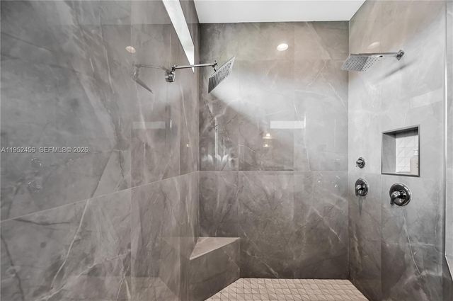 8645 NW 39th Ct, Coral Springs, FL 33065