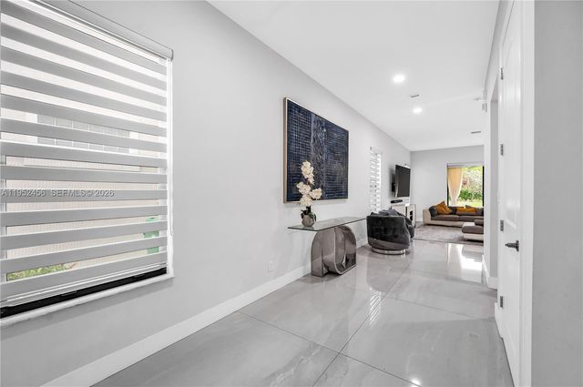 8645 NW 39th Ct, Coral Springs, FL 33065