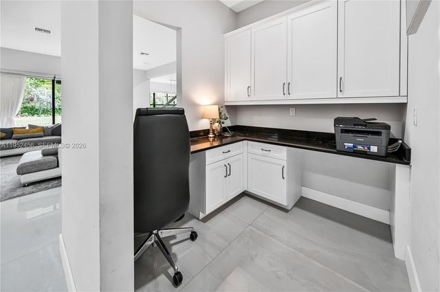 8645 NW 39th Ct, Coral Springs, FL 33065