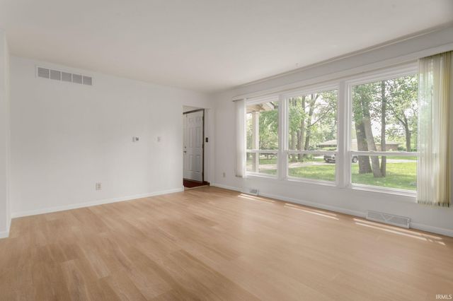 17971 Tollview Drive, South Bend, IN 46635