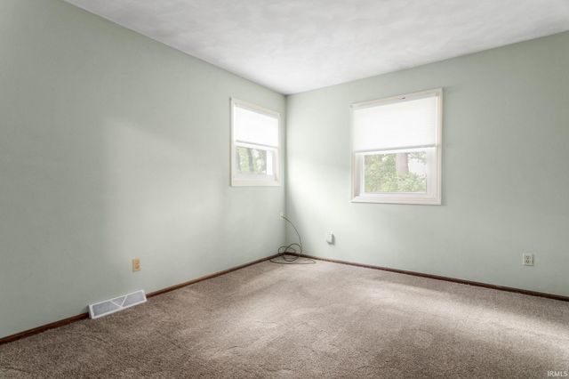17971 Tollview Drive, South Bend, IN 46635