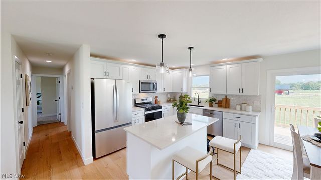 3250 Hoagland Blackstub Road, Cortland, OH 44410