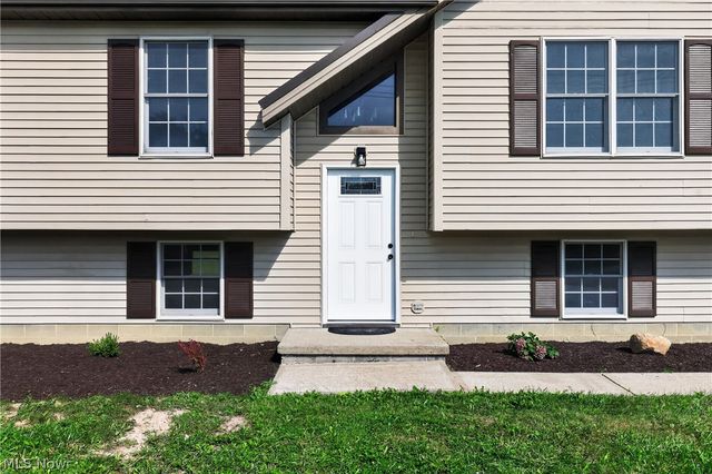 3250 Hoagland Blackstub Road, Cortland, OH 44410