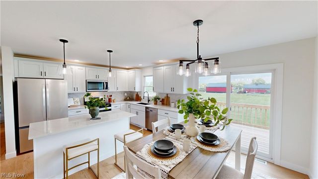 3250 Hoagland Blackstub Road, Cortland, OH 44410