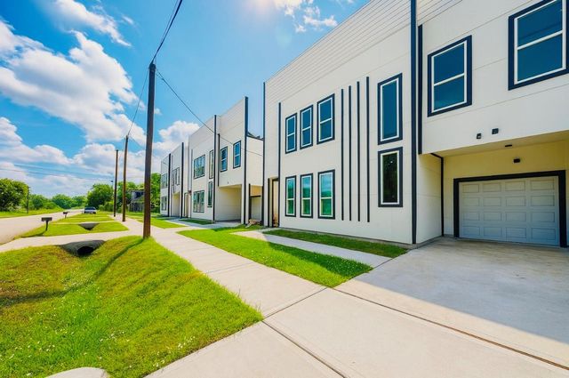 8132 Penrod Street, Houston, TX 77028