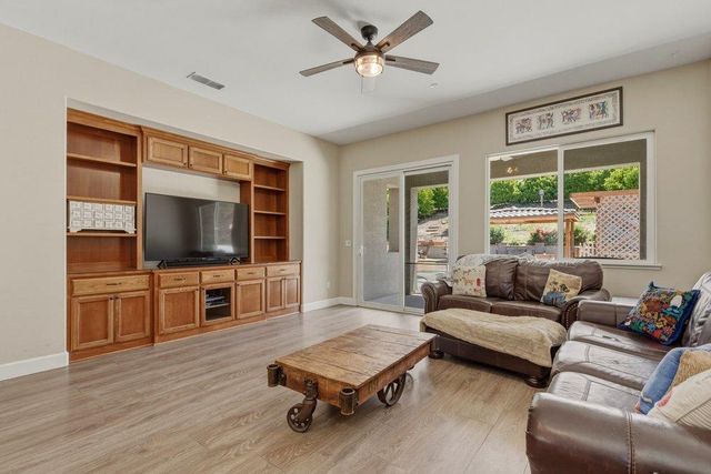 1565 Goldenstar Court, Hollister, CA 95023