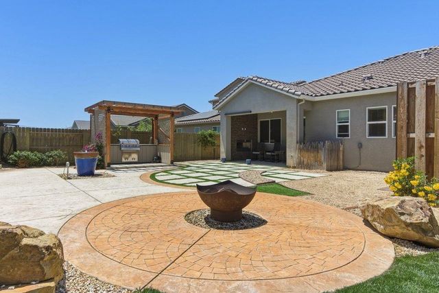 1565 Goldenstar Court, Hollister, CA 95023