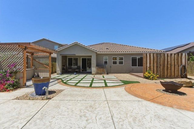 1565 Goldenstar Court, Hollister, CA 95023