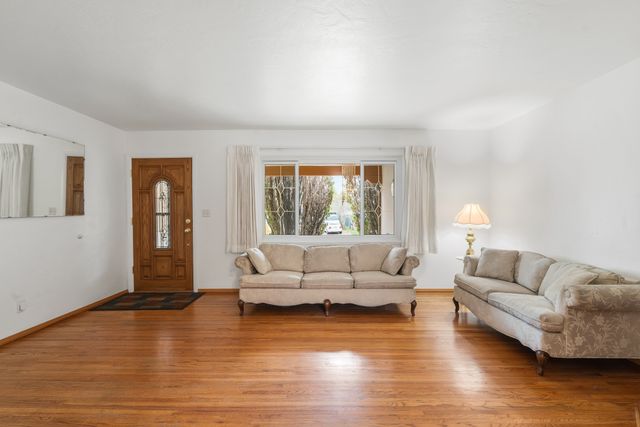 101 Lugar De Oro, Santa Fe, NM 87501