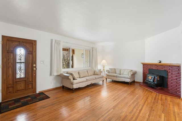 101 Lugar De Oro, Santa Fe, NM 87501