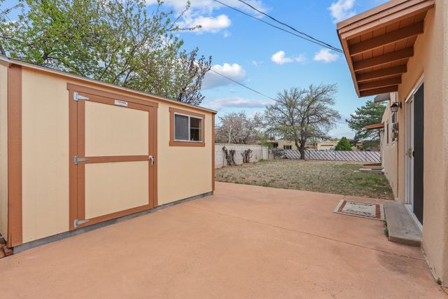 101 Lugar De Oro, Santa Fe, NM 87501