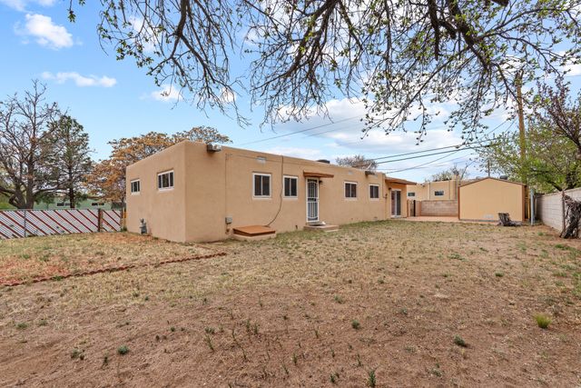 101 Lugar De Oro, Santa Fe, NM 87501