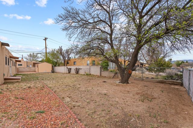 101 Lugar De Oro, Santa Fe, NM 87501