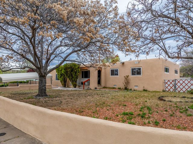 101 Lugar De Oro, Santa Fe, NM 87501