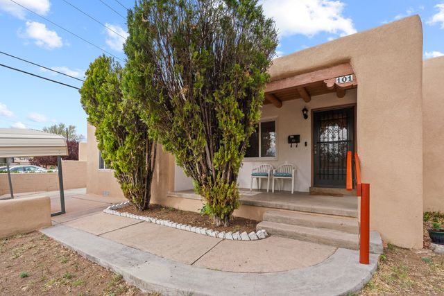 101 Lugar De Oro, Santa Fe, NM 87501