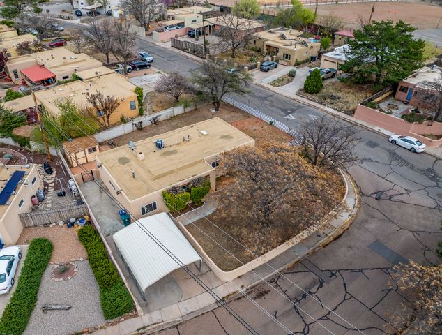101 Lugar De Oro, Santa Fe, NM 87501