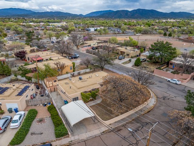101 Lugar De Oro, Santa Fe, NM 87501