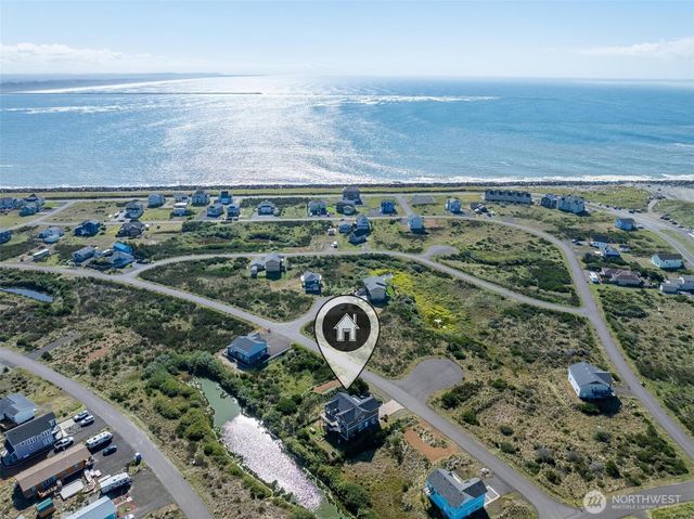 470 W Wind Street, Ocean Shores, WA 98569