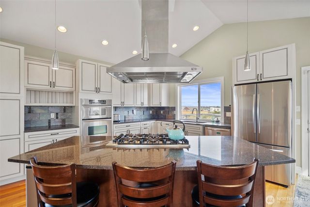 470 W Wind Street, Ocean Shores, WA 98569