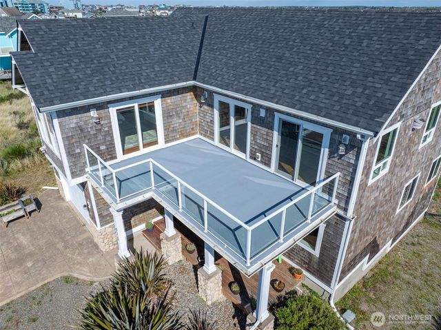 470 W Wind Street, Ocean Shores, WA 98569