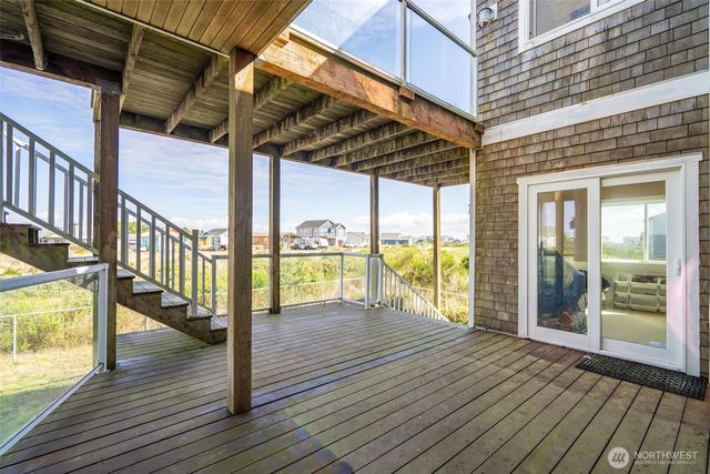 470 W Wind Street, Ocean Shores, WA 98569