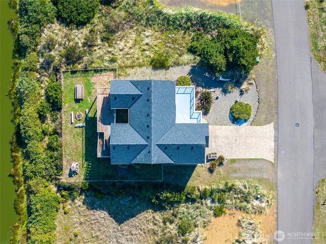 470 W Wind Street, Ocean Shores, WA 98569