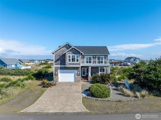 470 W Wind Street, Ocean Shores, WA 98569