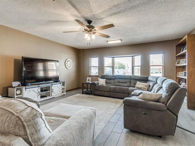 212 Gath Drive, Tuttle, OK 73089