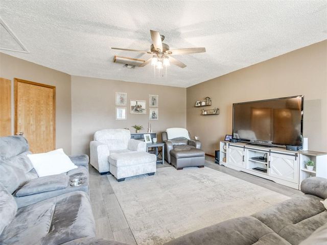 212 Gath Drive, Tuttle, OK 73089