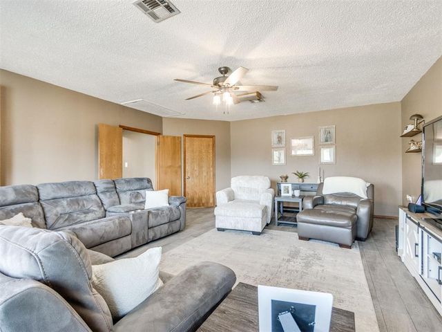 212 Gath Drive, Tuttle, OK 73089