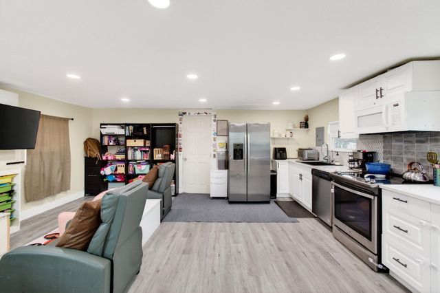 1071 Peak Road, Lake Worth, FL 33462