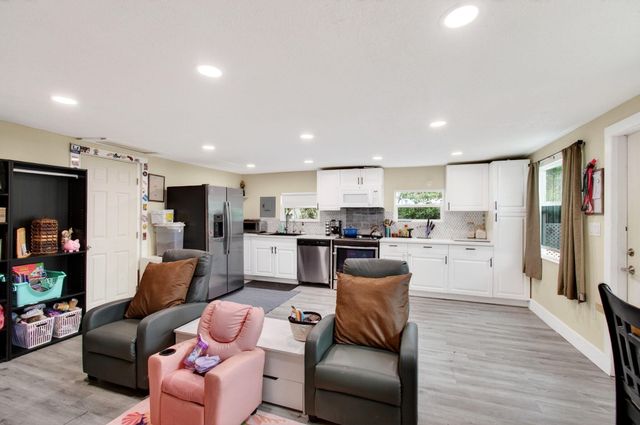 1071 Peak Road, Lake Worth, FL 33462